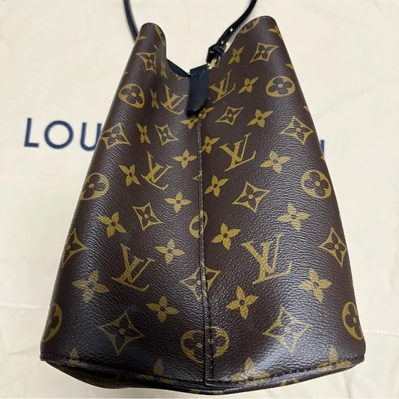 Louis Vuitton Black Monogram Neonoe MM Handbag - Picture 5 of 16